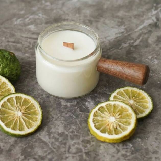 Bergamot Mahogany Massage Candle