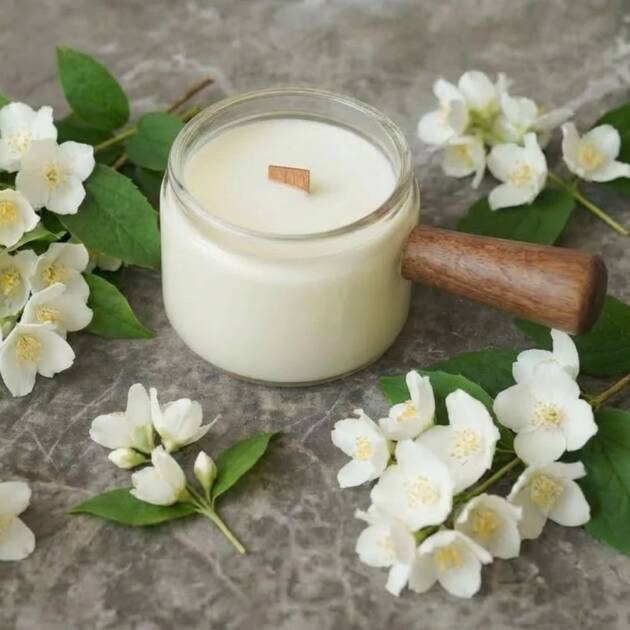 Fragrant Jasmine Massage Candle